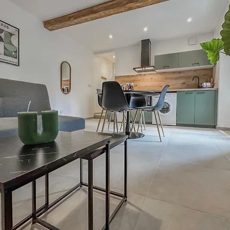 Apartment #io Le Victoria 12 *