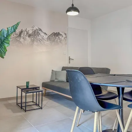 #io Le Victoria 12 Apartment