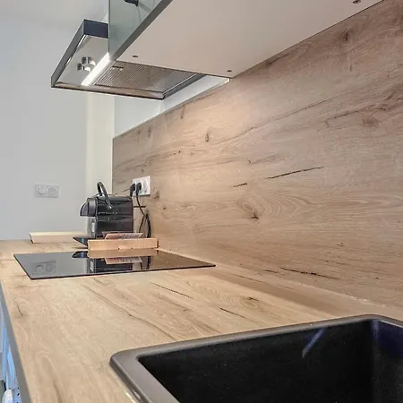 #io Le Victoria 12 Apartment