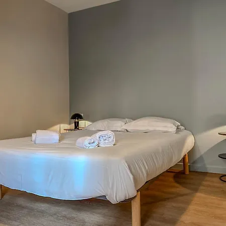 #io Le Victoria 12 Apartment